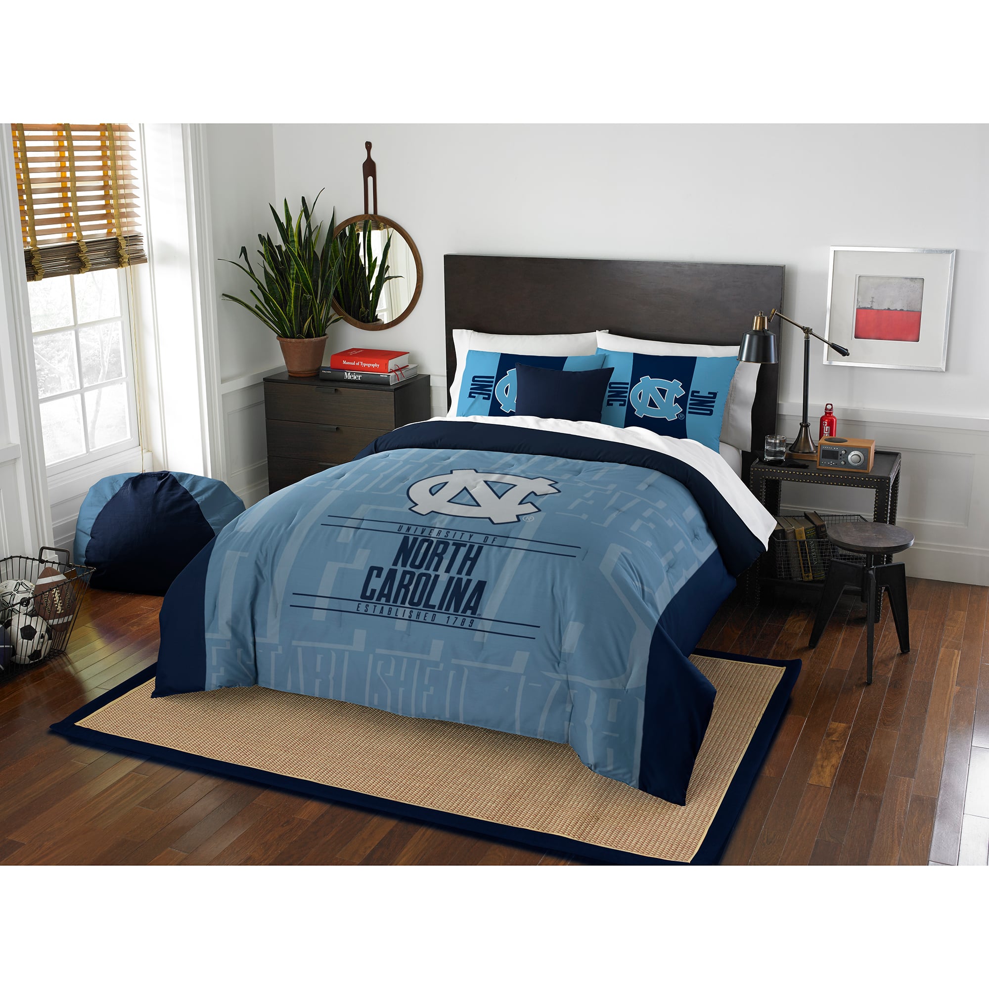 The Northwest Company North Carolina Tar Heels Modern Take Full/Queen Comforter Set