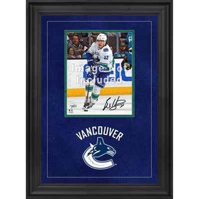 Vancouver Canucks 8'' x 10'' Deluxe Vertical Photograph Frame with Team Logo