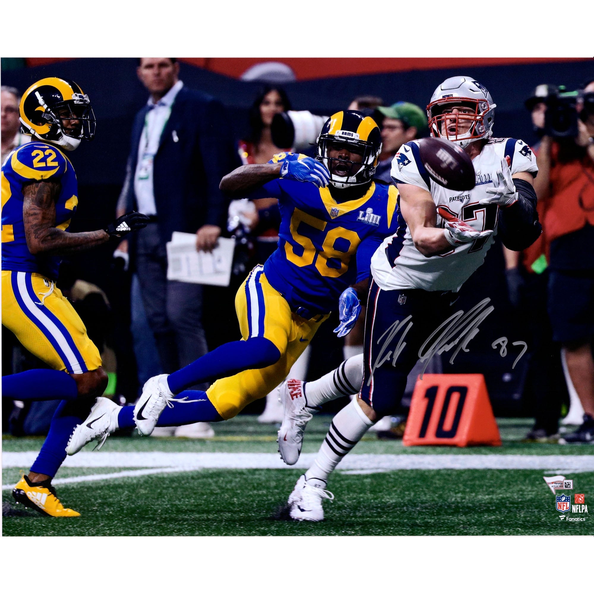 Rob Gronkowski New England Patriots Autographed 16'' x 20'' Super Bowl LIII Champions Catching Photograph