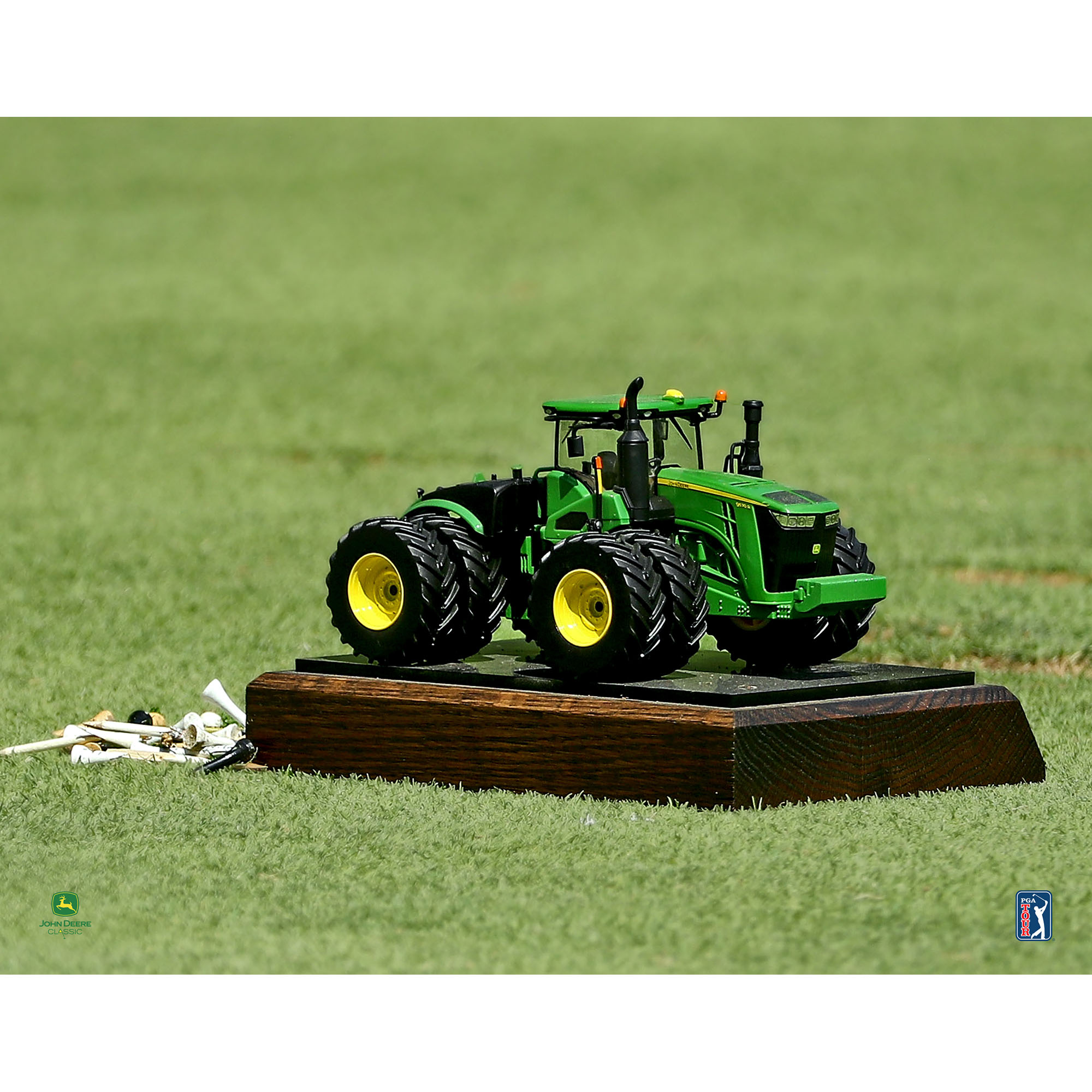 John Deere Classic Unsigned Tee Marker Photograph John Deere Classic Unsigned Tee Marker Photograph