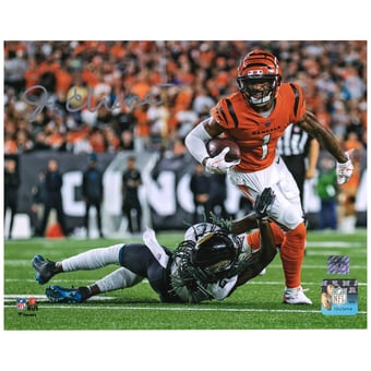 Ja'Marr Chase Cincinnati Bengals Autographed 8" x 10" Breaking Tackle Photograph