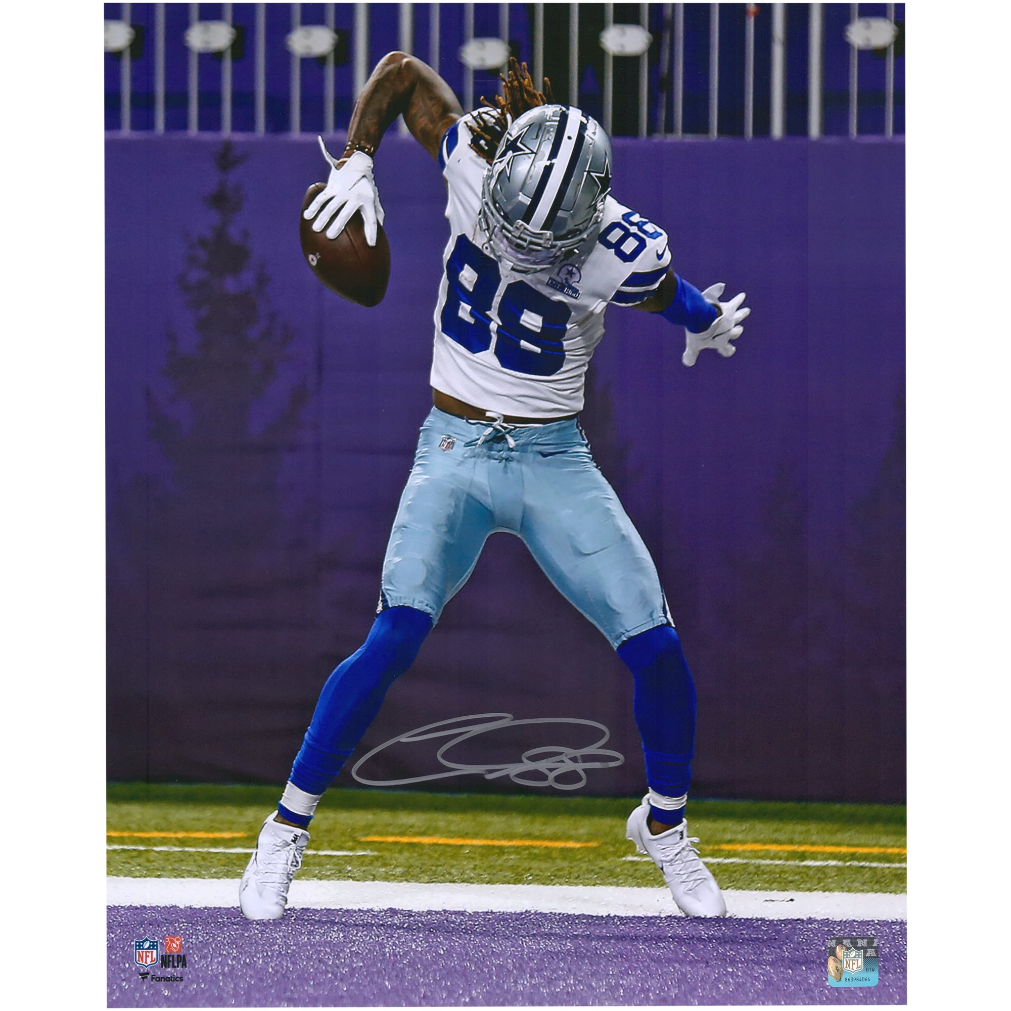 CeeDee Lamb Dallas Cowboys Autographed 16" x 20" Touchdown Celebration Photograph