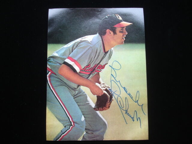 Brooks Robinson Autographed 8" x 11" SPORT Magazine Photograph B&E Holo