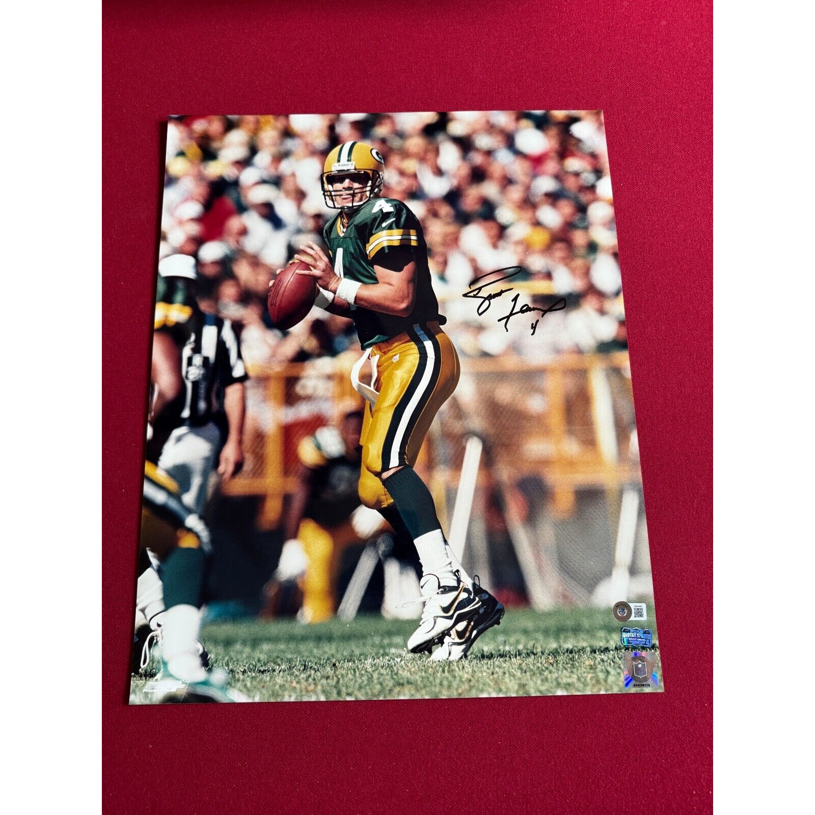 Brett Favre, "Autographed" (Beckett) 16x20 Packers Photo (Scarce / Vintage)