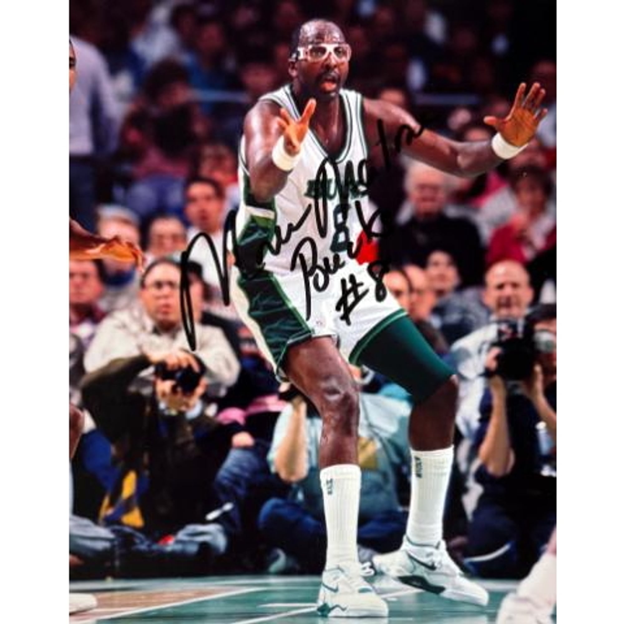 Moses Malone signed Milwaukee Bucks 8x10 Photo #8 Bucks- Tuff Stuff COA