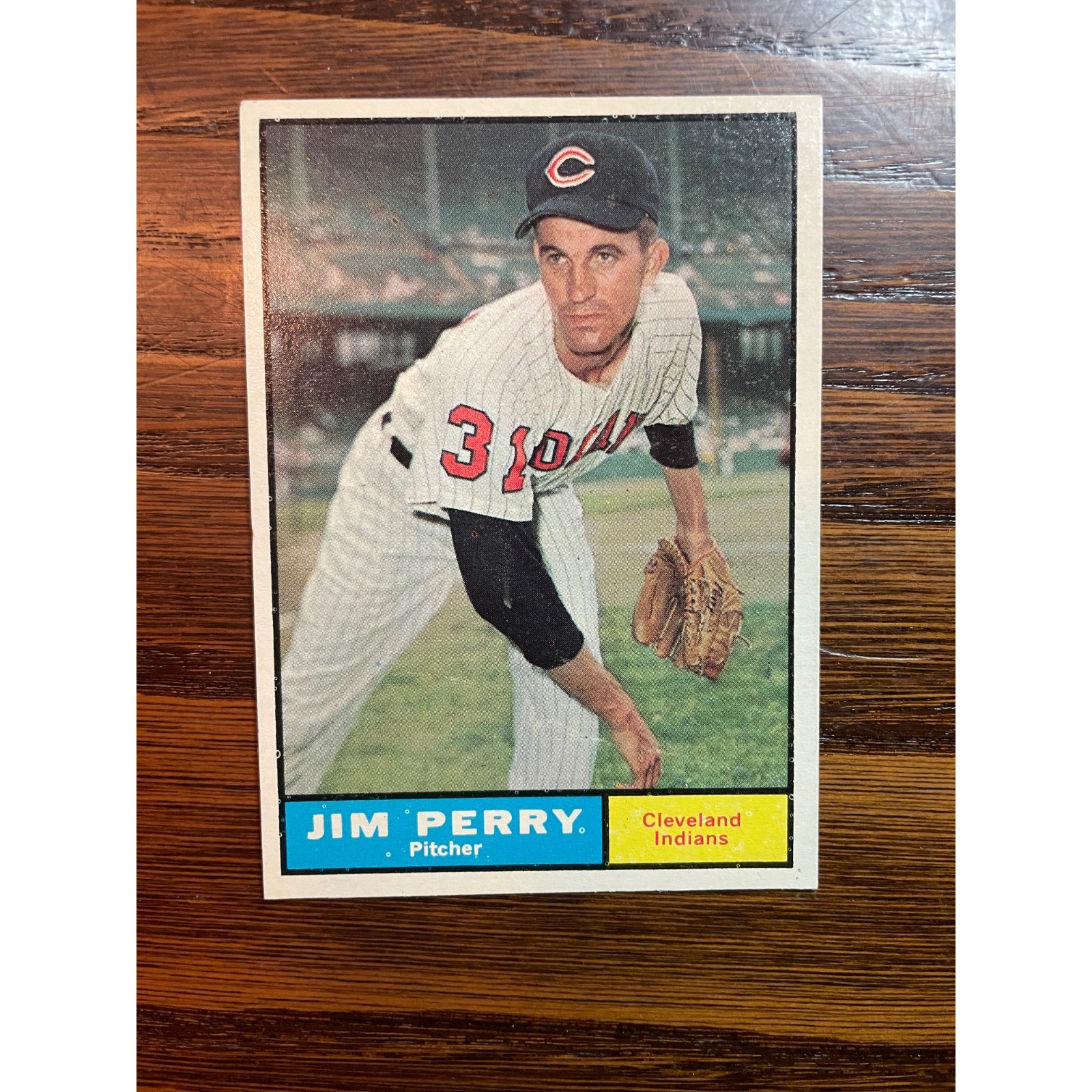1961 Topps #385 Jim Perry Cleveland Indians Baseball Card Nm+