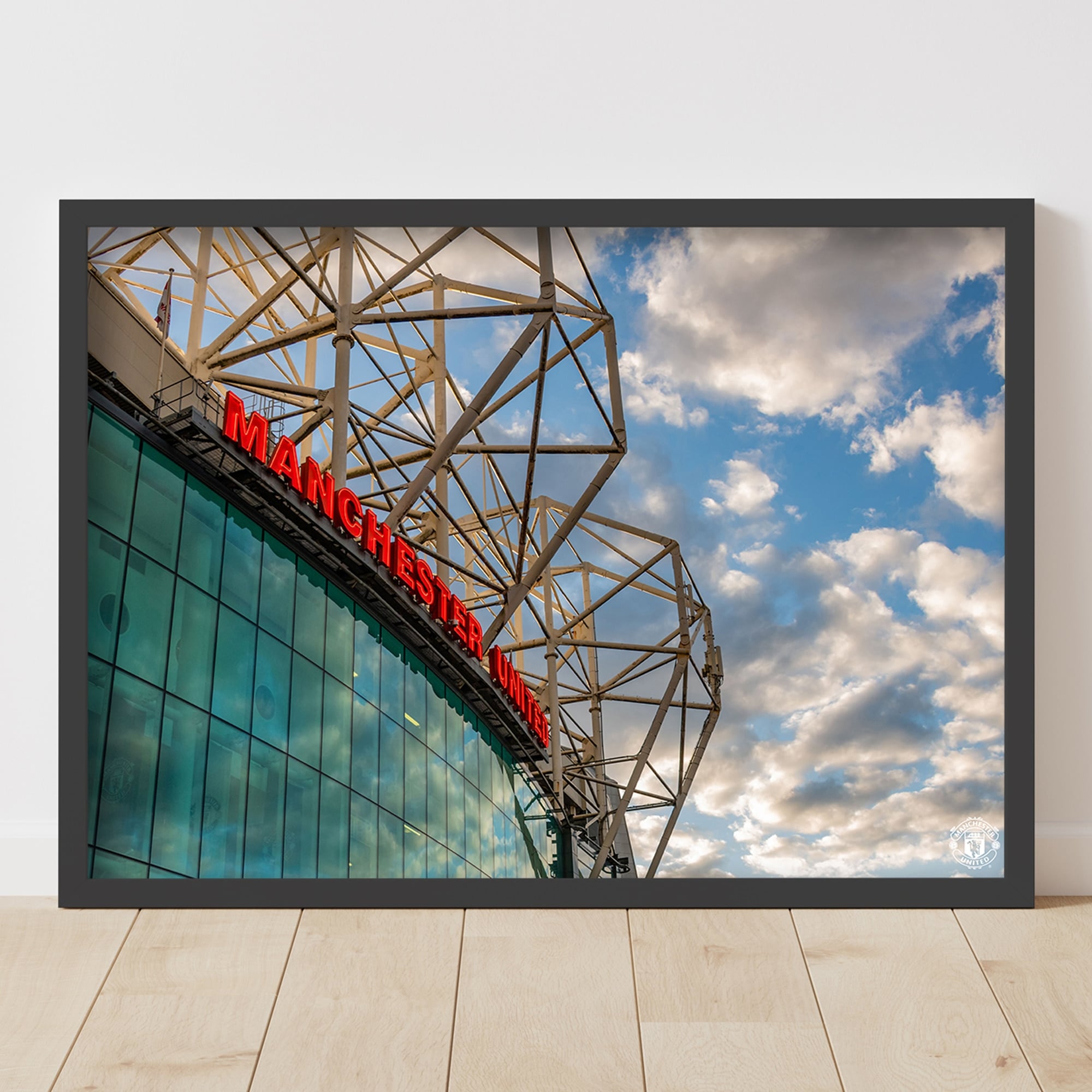 Stampa incorniciata Sky Manchester United Old Trafford Forecourt - A2