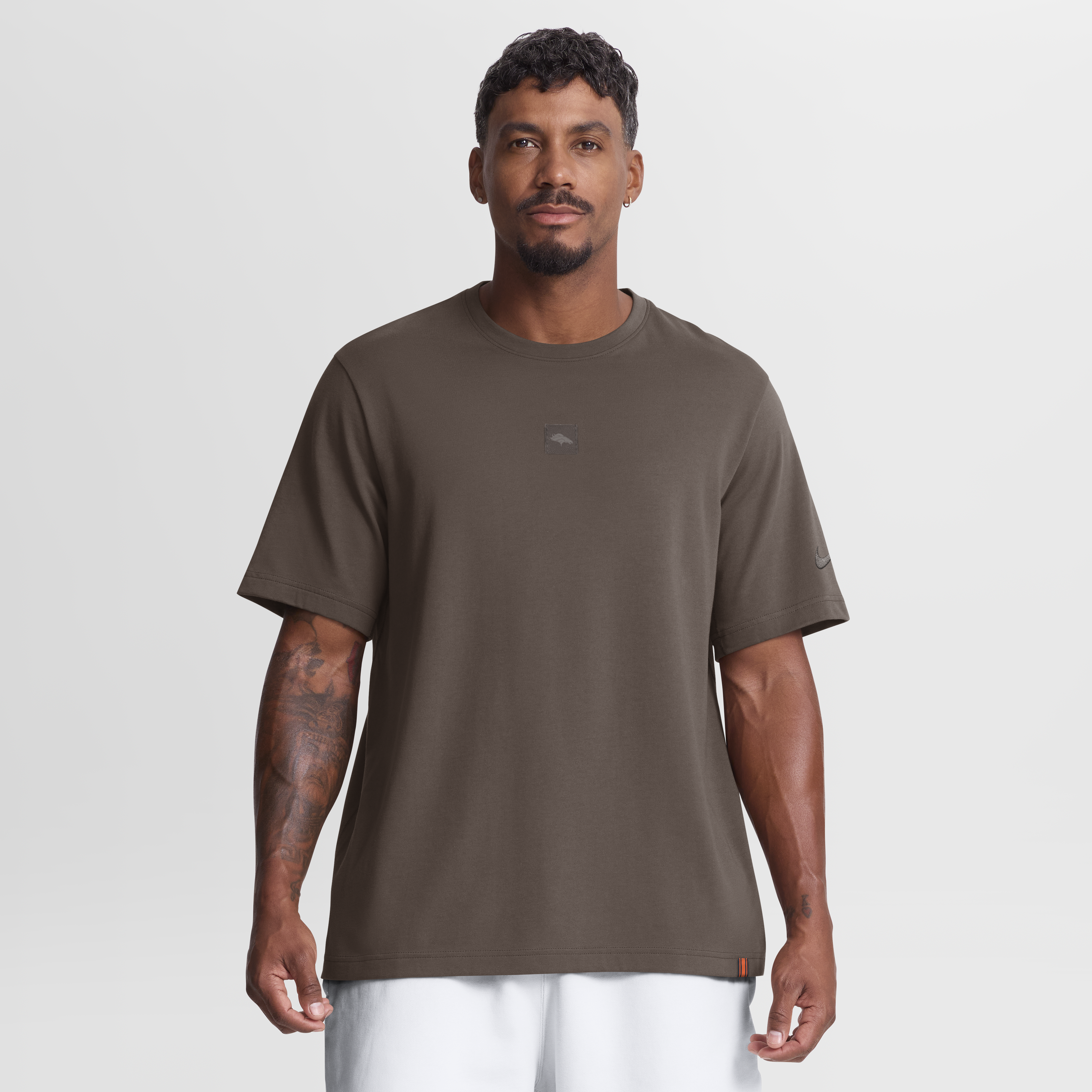 Denver Broncos Primary Nike Men's Dri-FIT NFL T-Shirt in Brown | 02OZ00Z38W-PGL