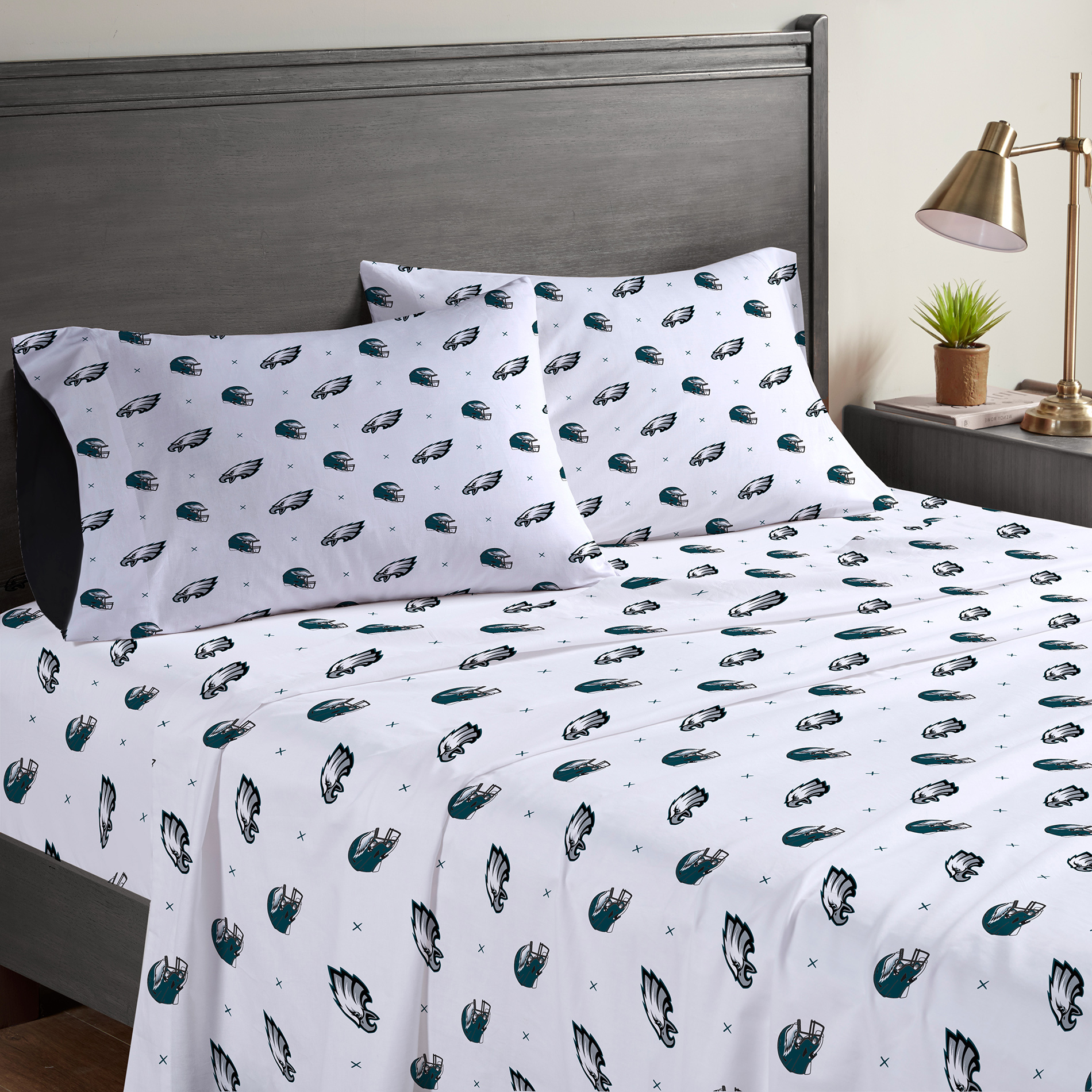 Philadelphia Eagles Four-Piece Queen Sheet Set