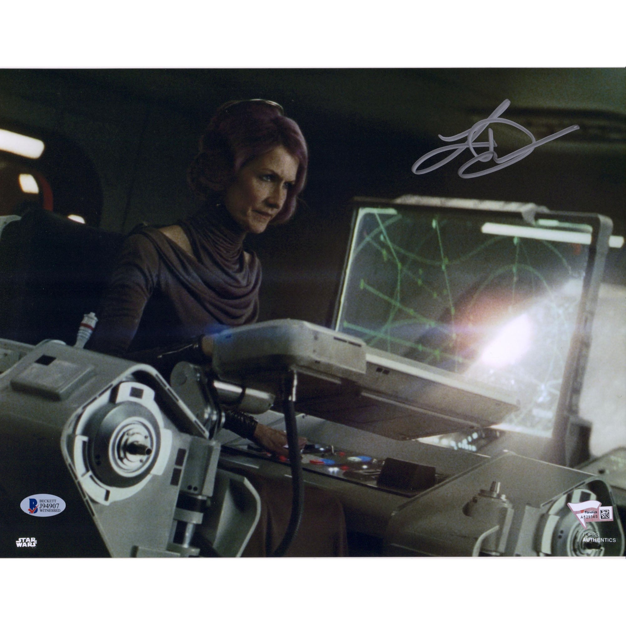 Laura Dern Star Wars: The Last Jedi Autographed 12" x 18" Photograph - BAS