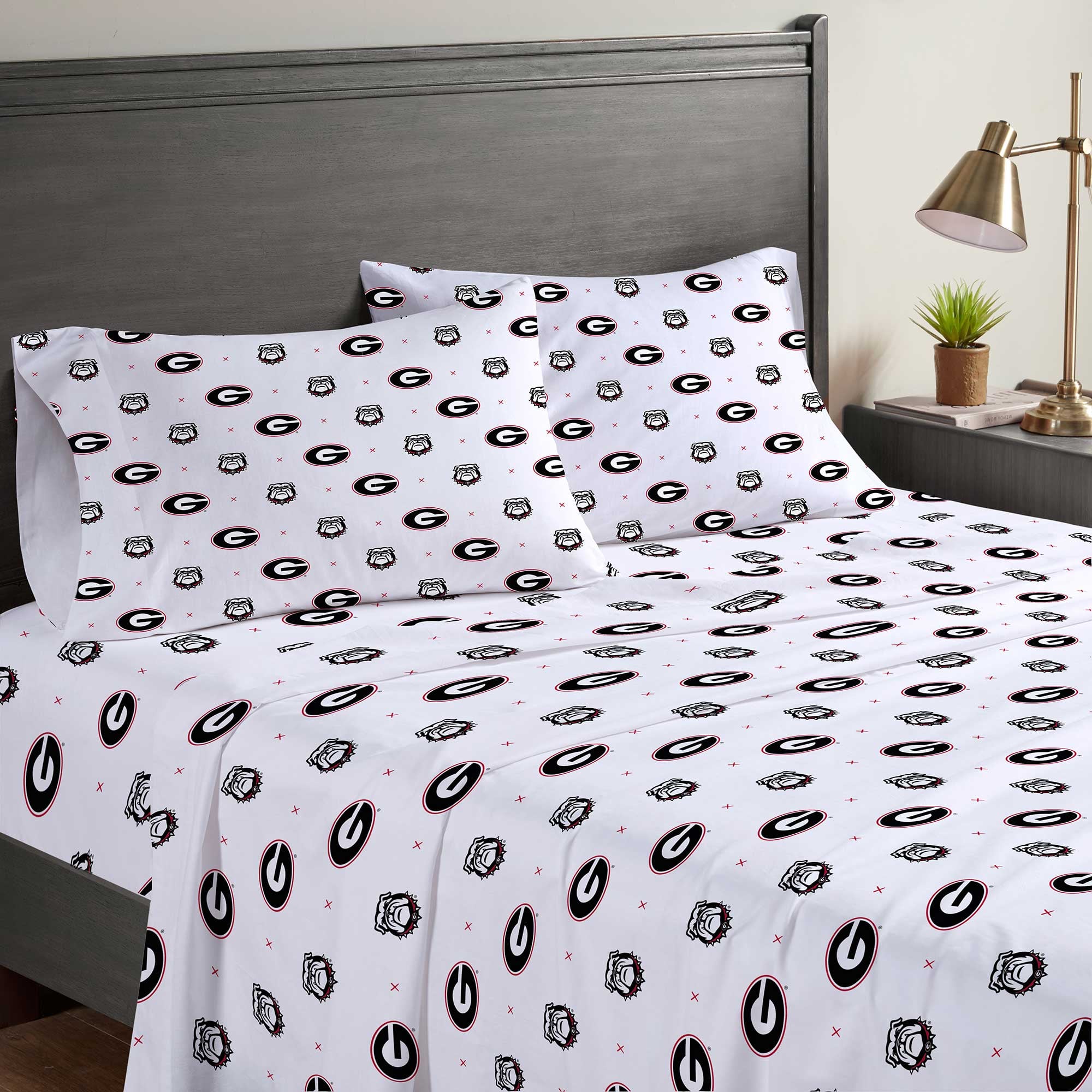 Pegasus Georgia Bulldogs Four-Piece Full Sheet Set