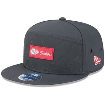 Men's New Era Charcoal Kansas City Chiefs 2025 Sideline Cold Weather Split Panel 9FIFTY Snapback Hat