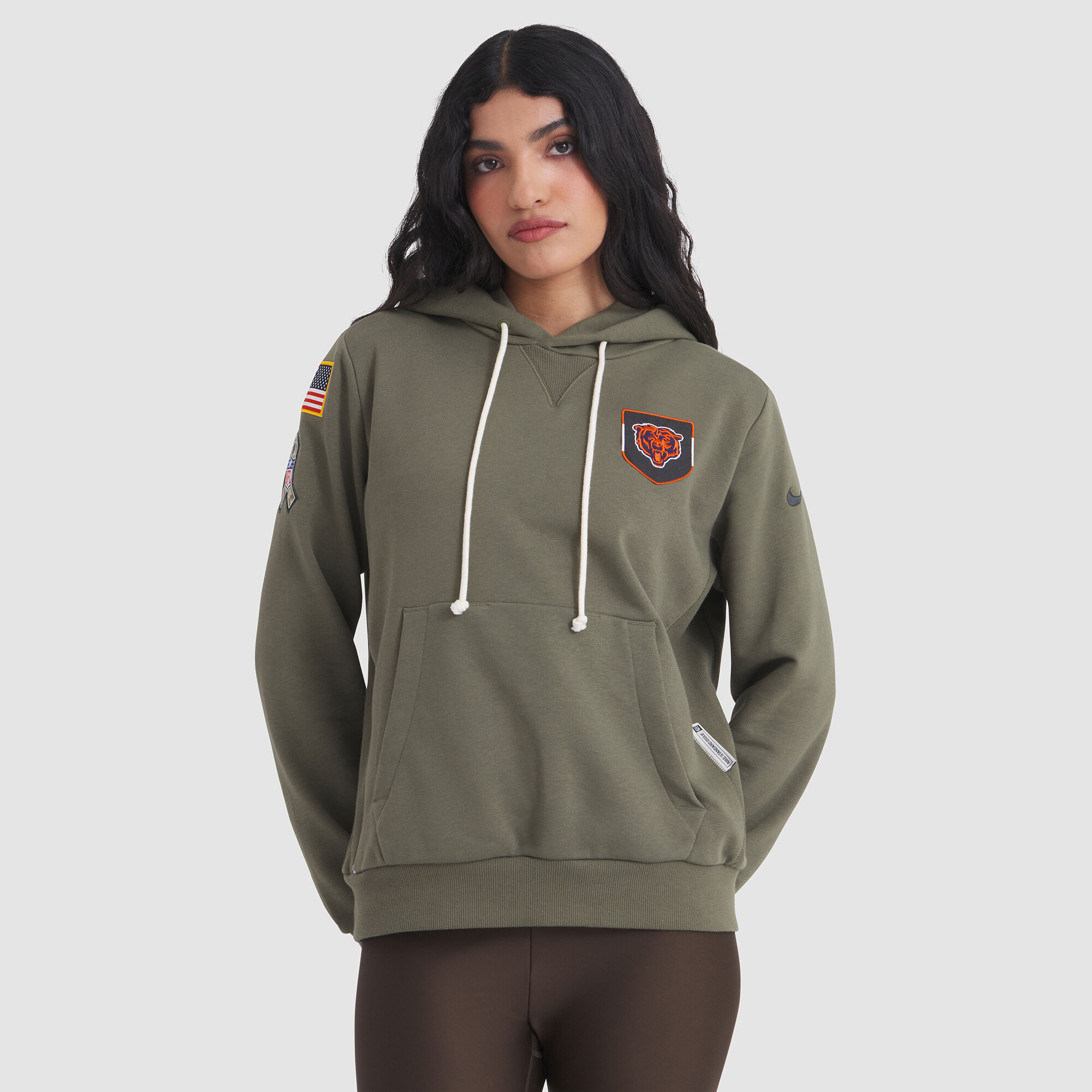 Women's Nike Olive Chicago Bears 2025 Salute to Service Sideline Standard Issue Dri-FIT Hoodie