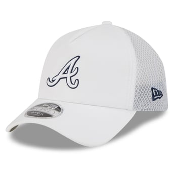 Men's New Era Atlanta Braves 2026 Batting Practice Apex 9FORTY Adjustable Trucker Hat