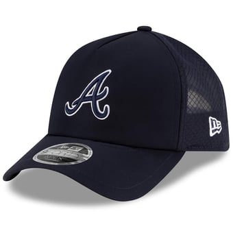 Men's New Era Navy Atlanta Braves 2026 Batting Practice Apex 9FORTY Adjustable Trucker Hat