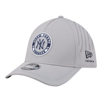 Men's New Era Gray New York Yankees Patch 39THIRTY A-Frame M-Crown Perforated Flex Hat