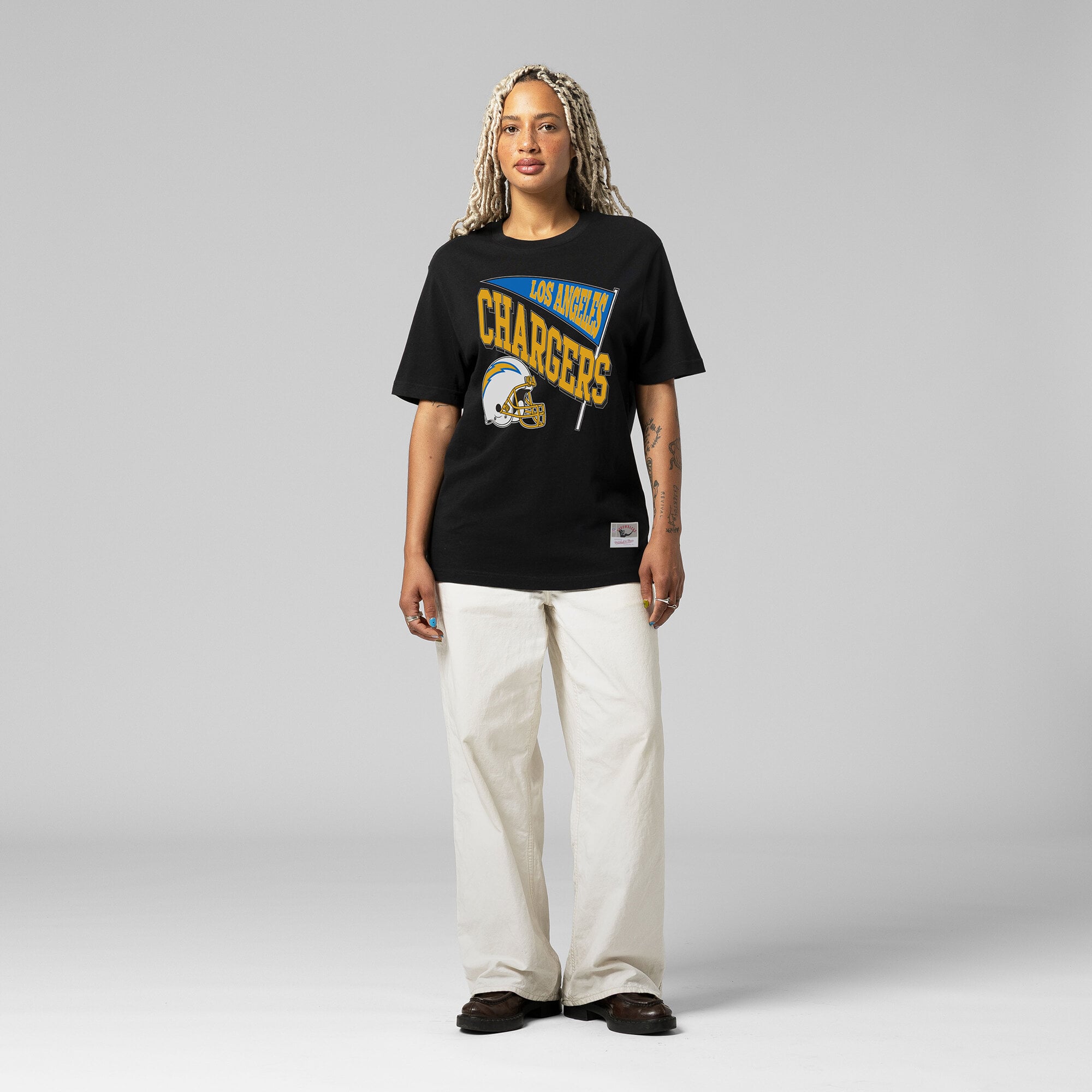 Women’s Mitchell & Ness Black Los Angeles Chargers Team Dynamic Boyfriend T-Shirt Women’s Mitchell & Ness Black Los Angeles Chargers Team Dynamic Boyfriend T-Shirt