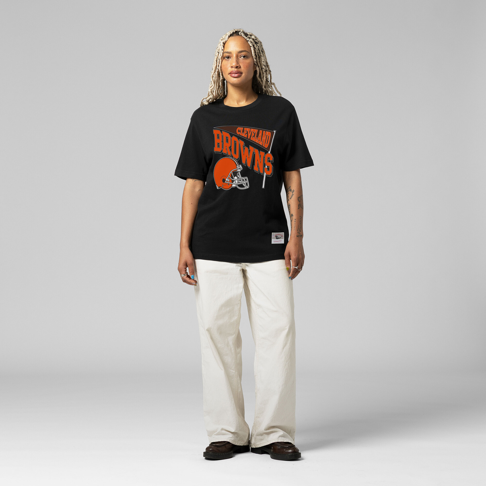 Women's Mitchell & Ness Black Cleveland Browns Team Dynamic Boyfriend T-Shirt