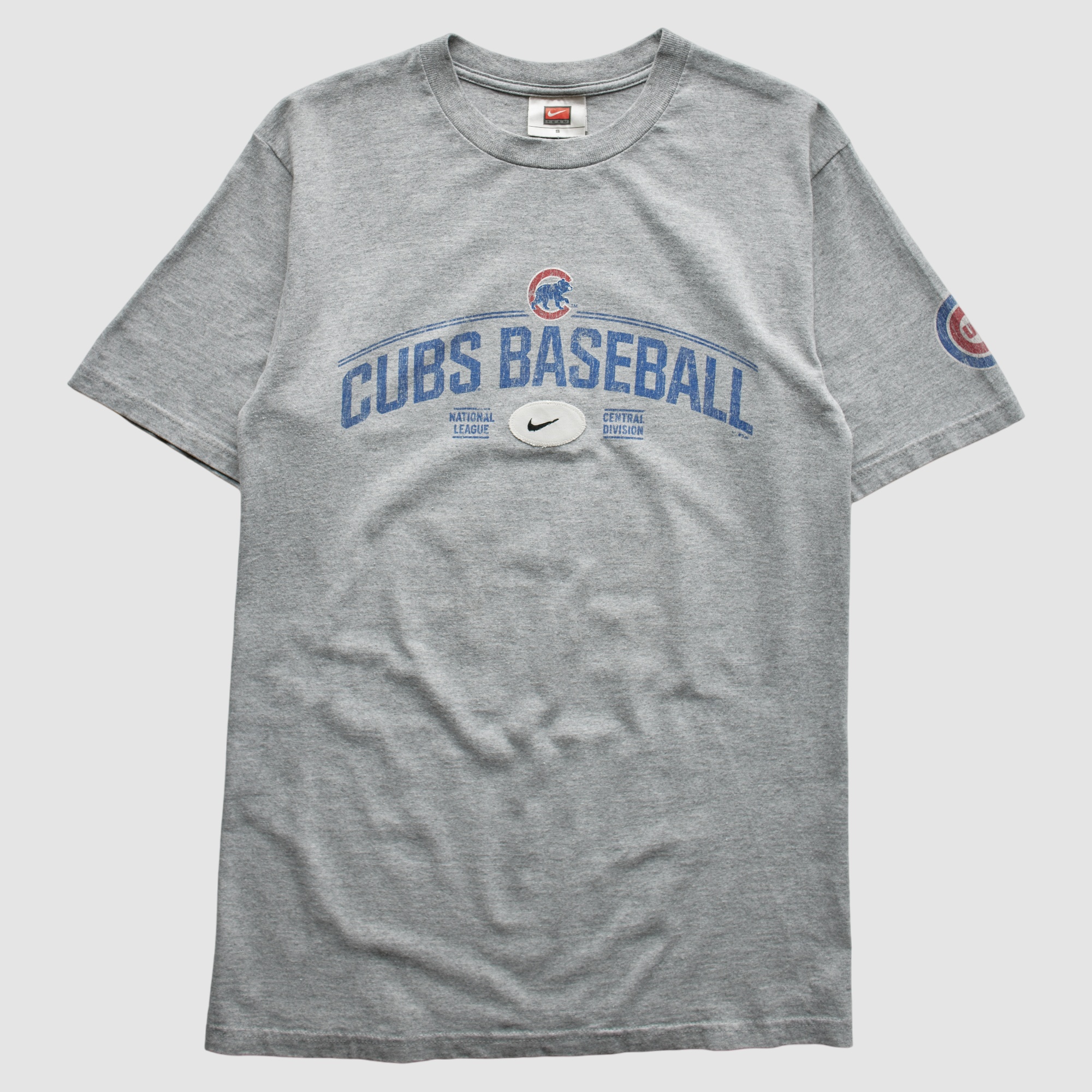 Chicago Cubs Nike 2000s T-Shirt – Gray – S By Fanatics Real Vintage Chicago Cubs Nike 2000s T-Shirt – Gray – S By Fanatics Real Vintage