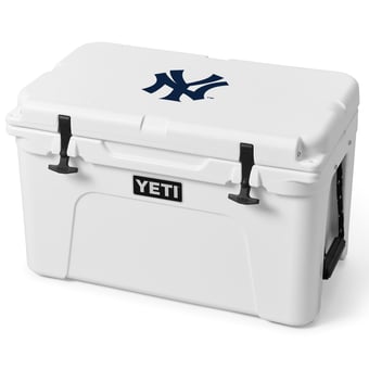 YETI New York Yankees Tundra 45 Hard Cooler