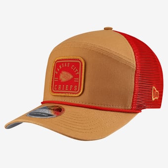 Men's New Era  Brown/Red Kansas City Chiefs Team Patch Split Panel 9SEVENTY Adjustable Trucker Hat