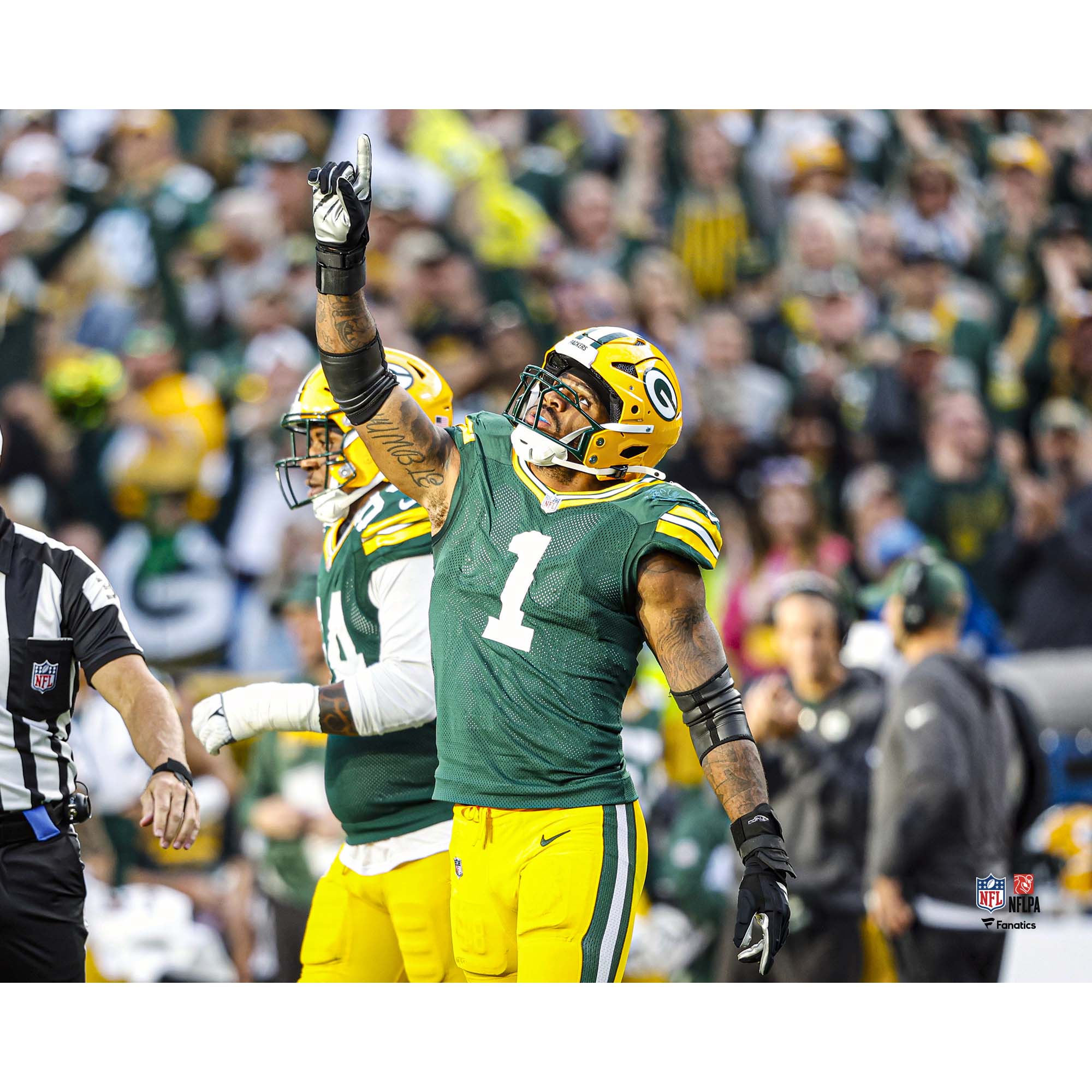 Micah Parsons Green Bay Packers Unsigned 2025 Week 1 First Sack With Packers Photograph