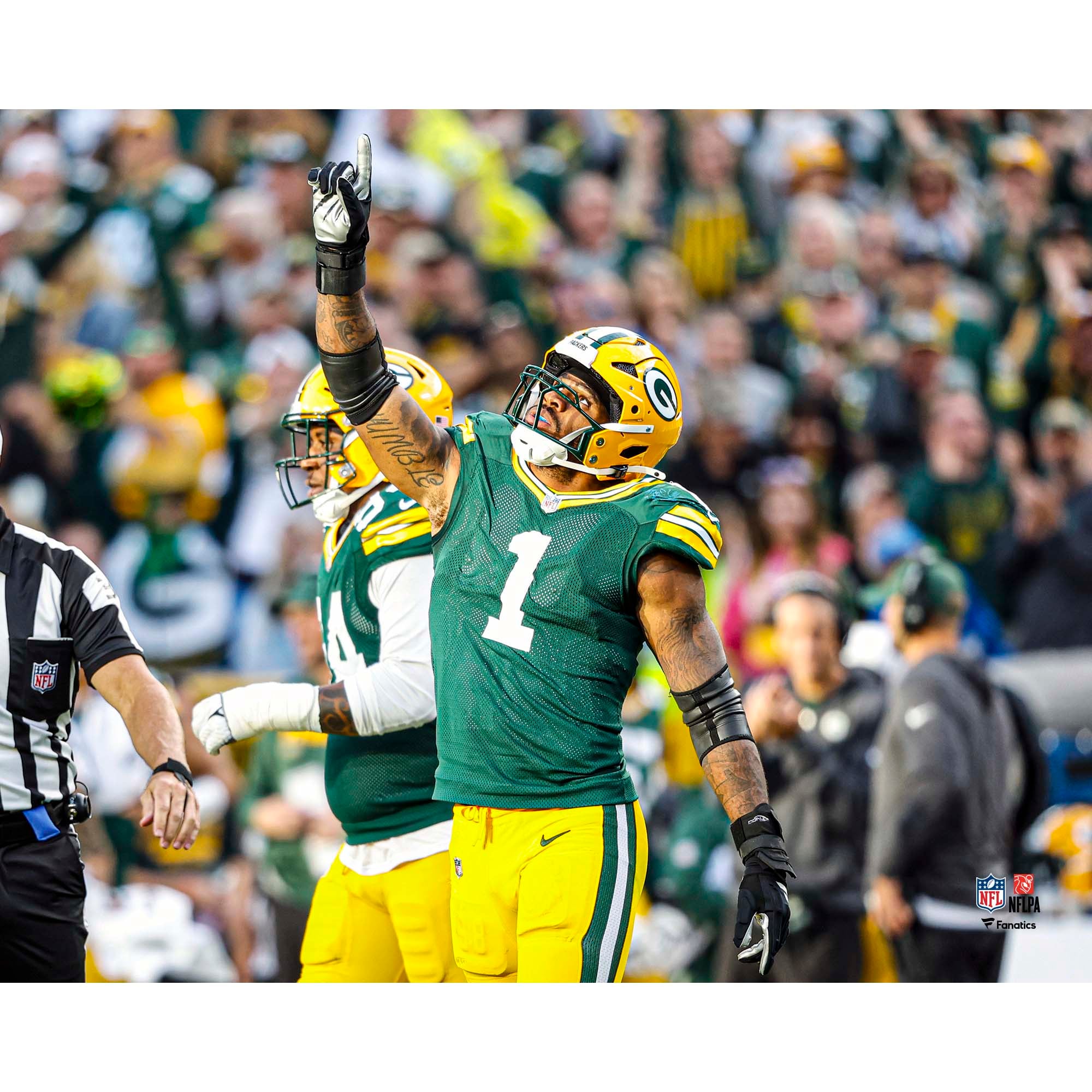 Micah Parsons Green Bay Packers Unsigned 2025 Week 1 First Sack With Packers Photograph