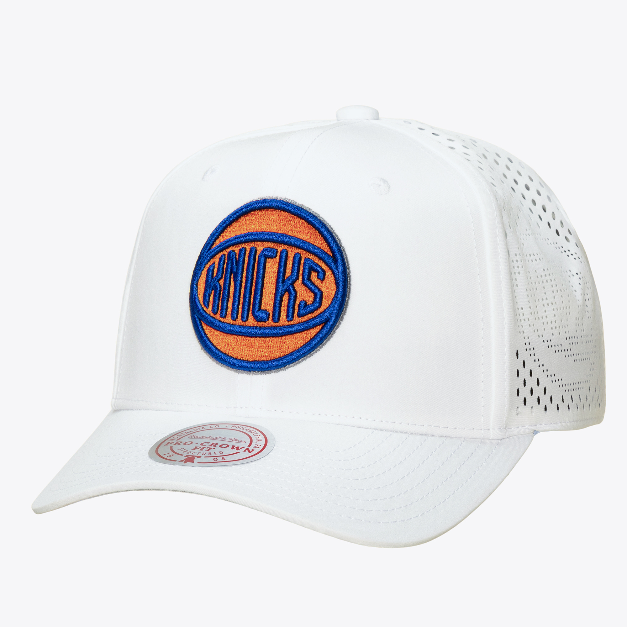 Mitchell & Ness Men's White New York Knicks Perfect Lightweight Pro Crown Adjustable Hat - White
