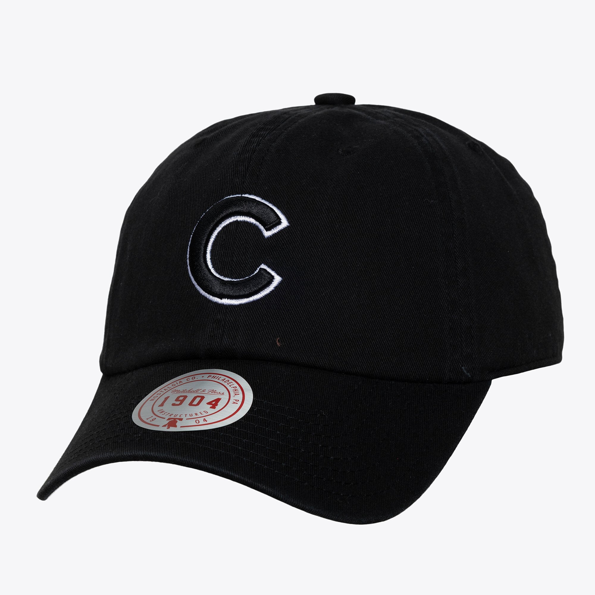 Unisex Mitchell & Ness Black & White Chicago Cubs 1904 Strapback Adjustable Hat