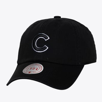 Unisex Mitchell & Ness Black & White Chicago Cubs 1904 Strapback Adjustable Hat