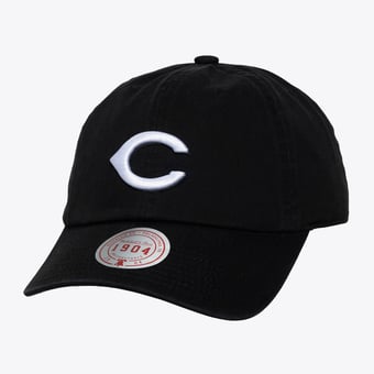 Unisex Mitchell & Ness Black & White Cincinnati Reds 1904 Strapback Adjustable Hat