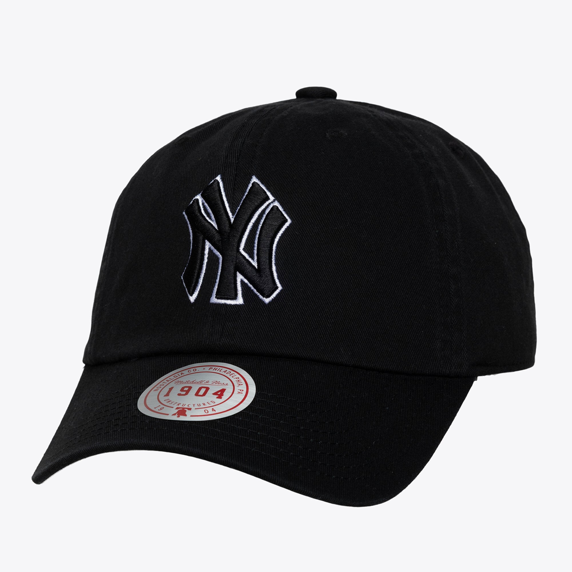 Unisex Mitchell & Ness Black & White New York Yankees 1904 Strapback Adjustable Hat