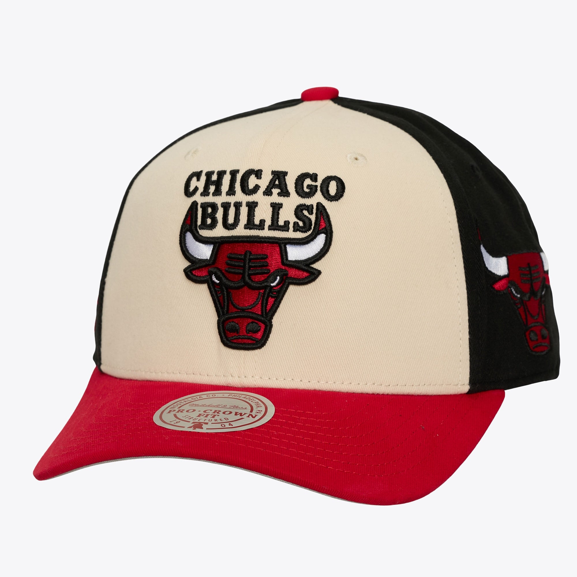 Chicago Bulls Mitchell & Ness Brushed Off Pro Snapback - Mens