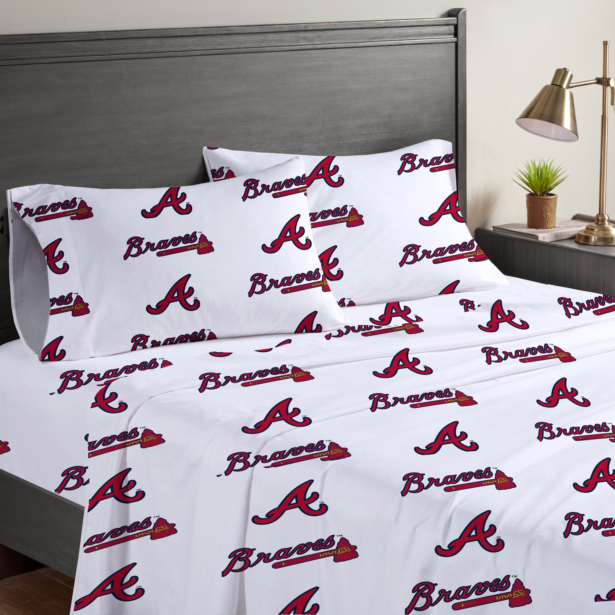 Pegasus  Atlanta Braves Four-Piece Full Sheet Set