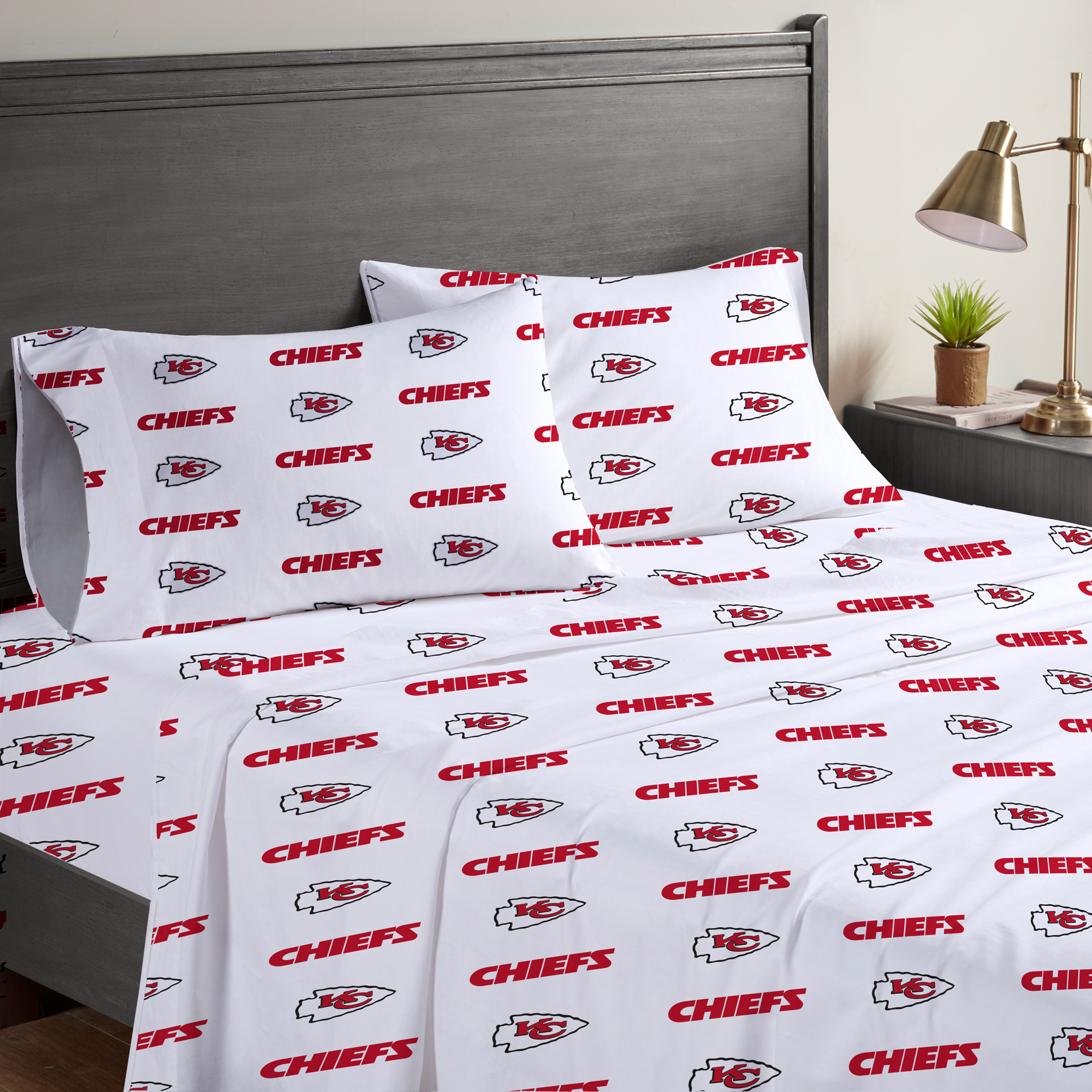 Pegasus  Kansas City Chiefs Four-Piece Full Sheet Set