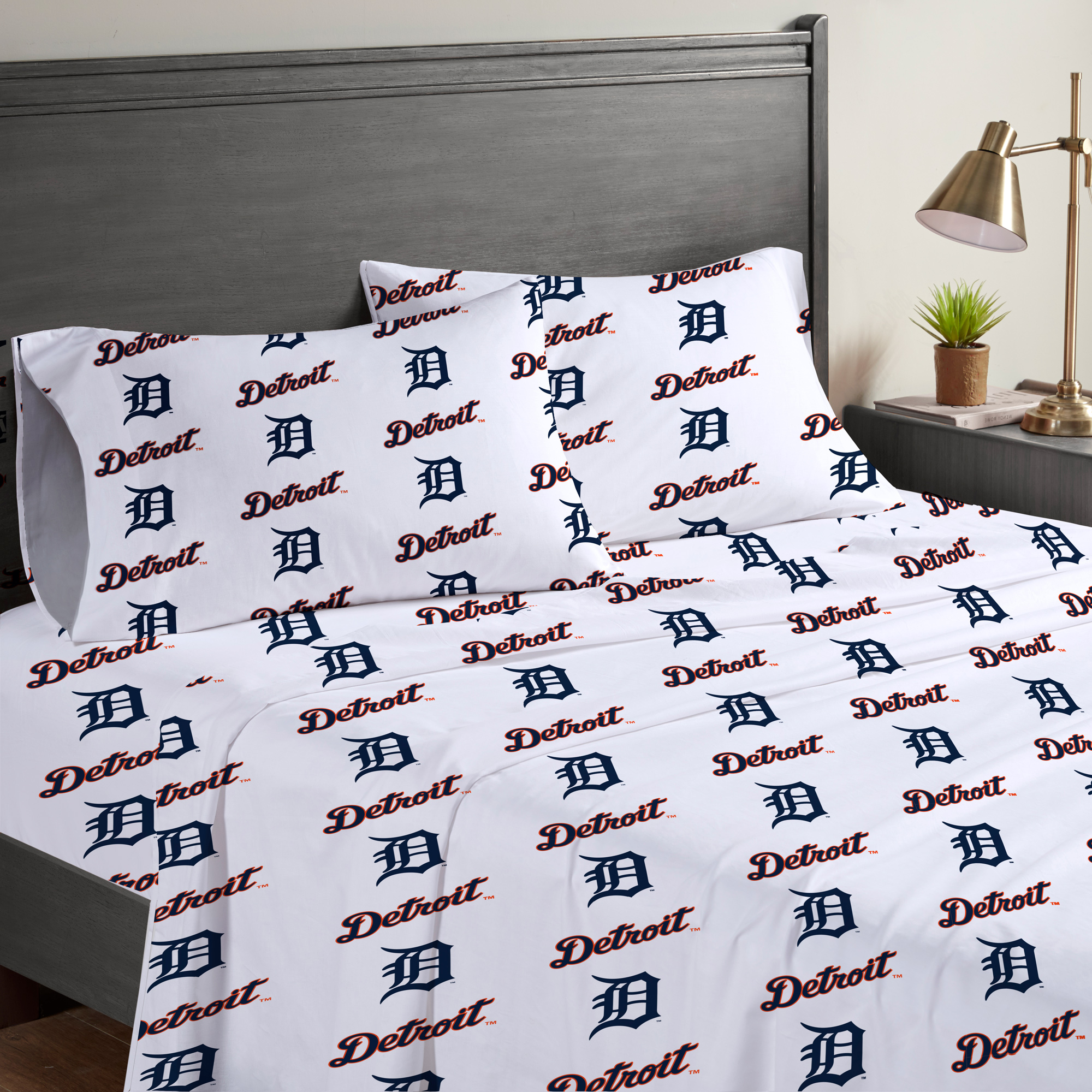 Pegasus  Detroit Tigers Four-Piece Queen Sheet Set