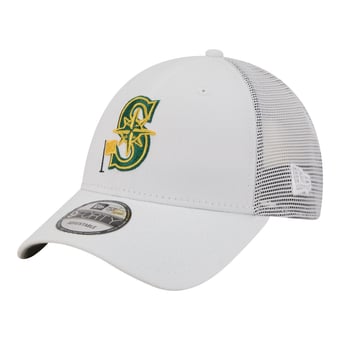 Men's New Era  White Seattle Mariners Flag 9FORTY Trucker Adjustable Hat