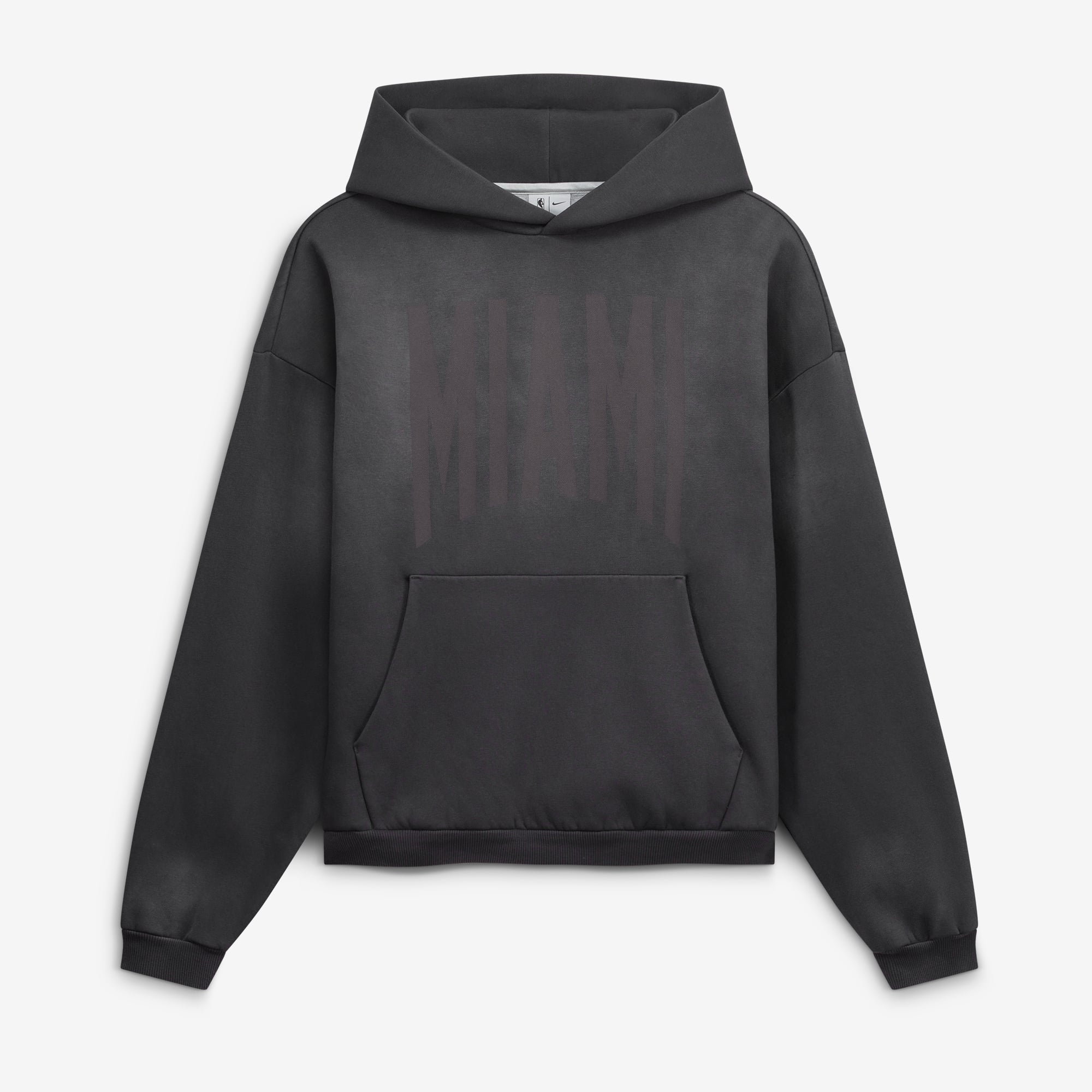 Nike Men's Charcoal Miami Heat 2026 Standard Issue Travel Washed Fleece Pullover Hoodie - Charcoal