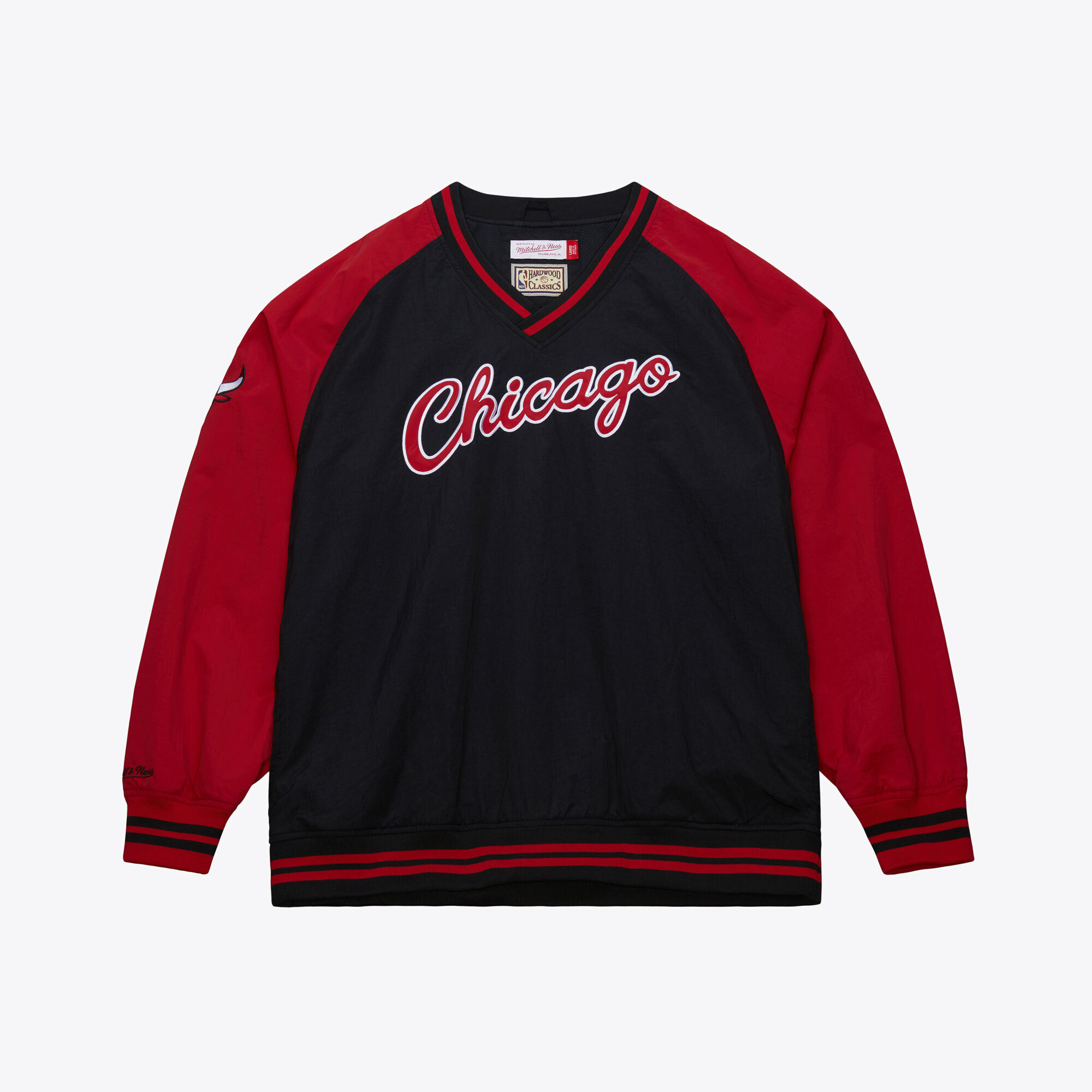 Mitchell & Ness Men's Black Chicago Bulls Classic V-Neck Raglan Pullover - Black
