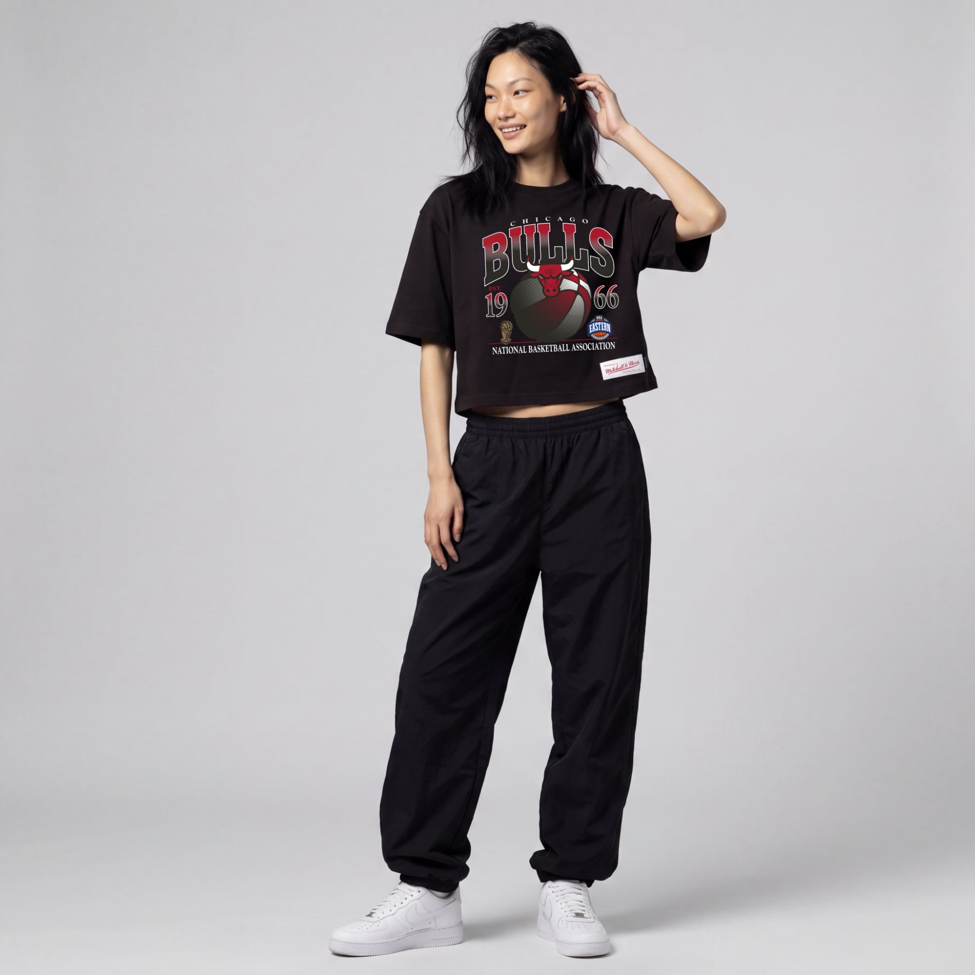 Women's Mitchell & Ness Black Chicago Bulls Street Graphic Boxy Crop T-Shirt