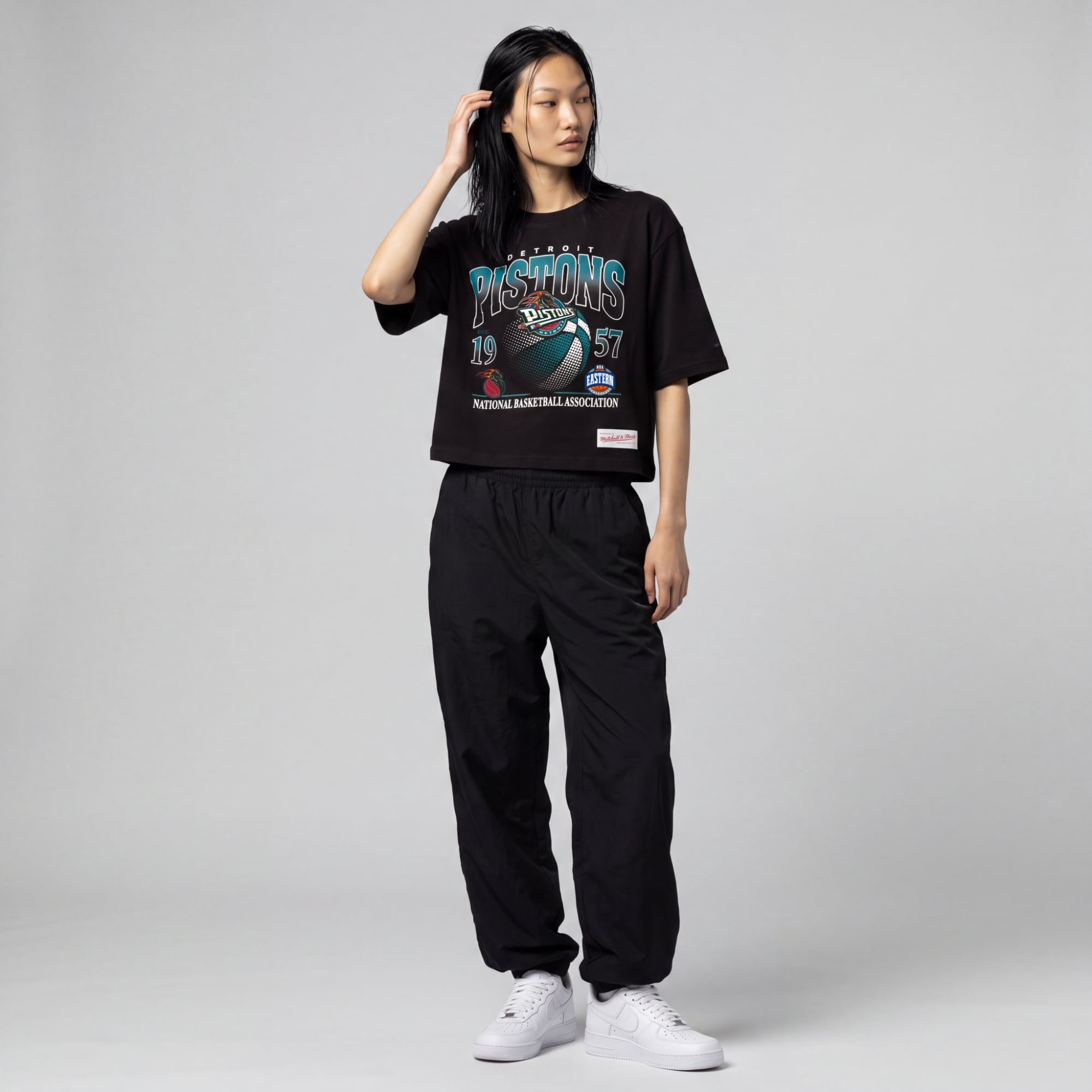 Women's Mitchell & Ness Black Detroit Pistons Street Graphic Boxy Crop T-Shirt