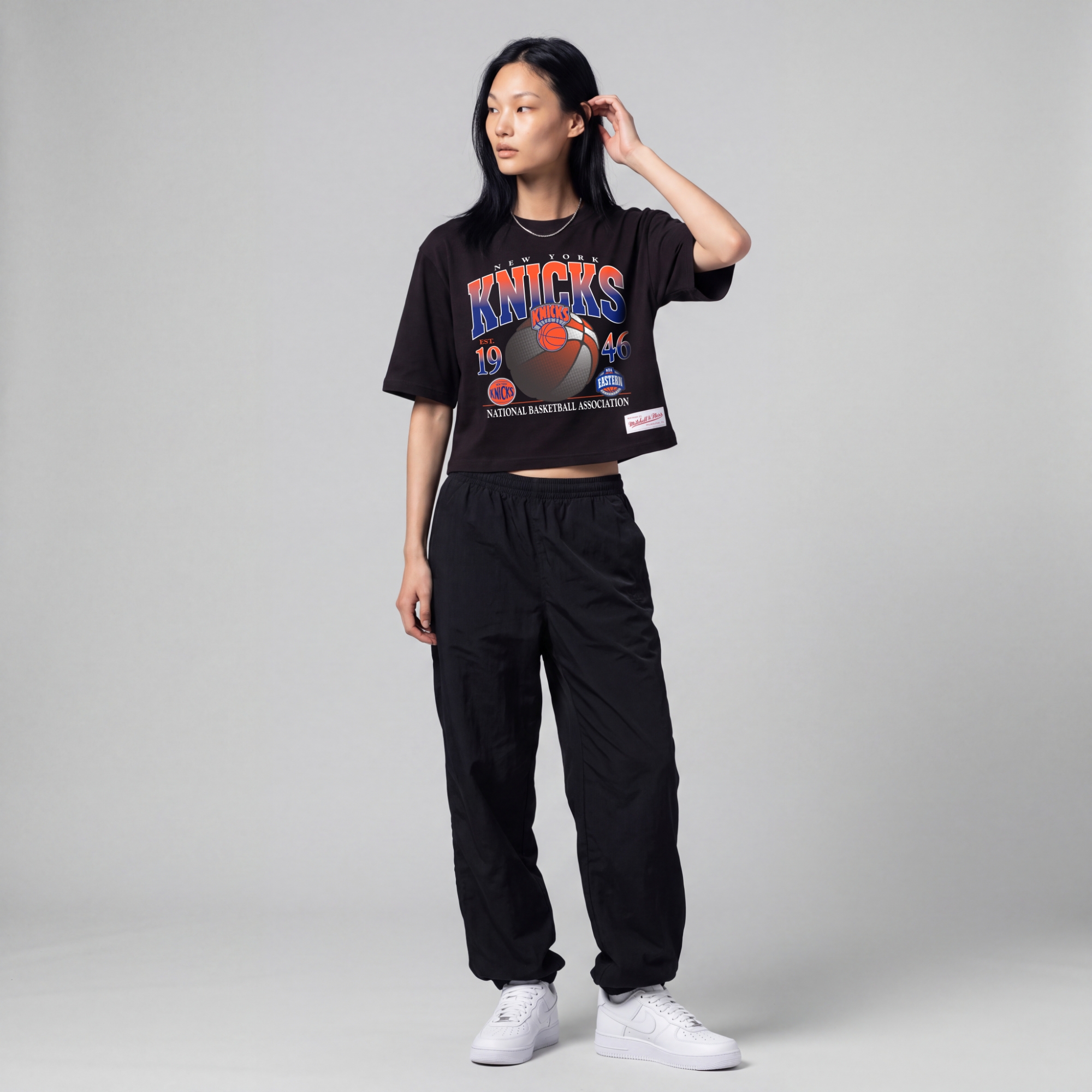 Mitchell & Ness Women's Black New York Knicks Street Graphic Boxy Crop T-Shirt - Black