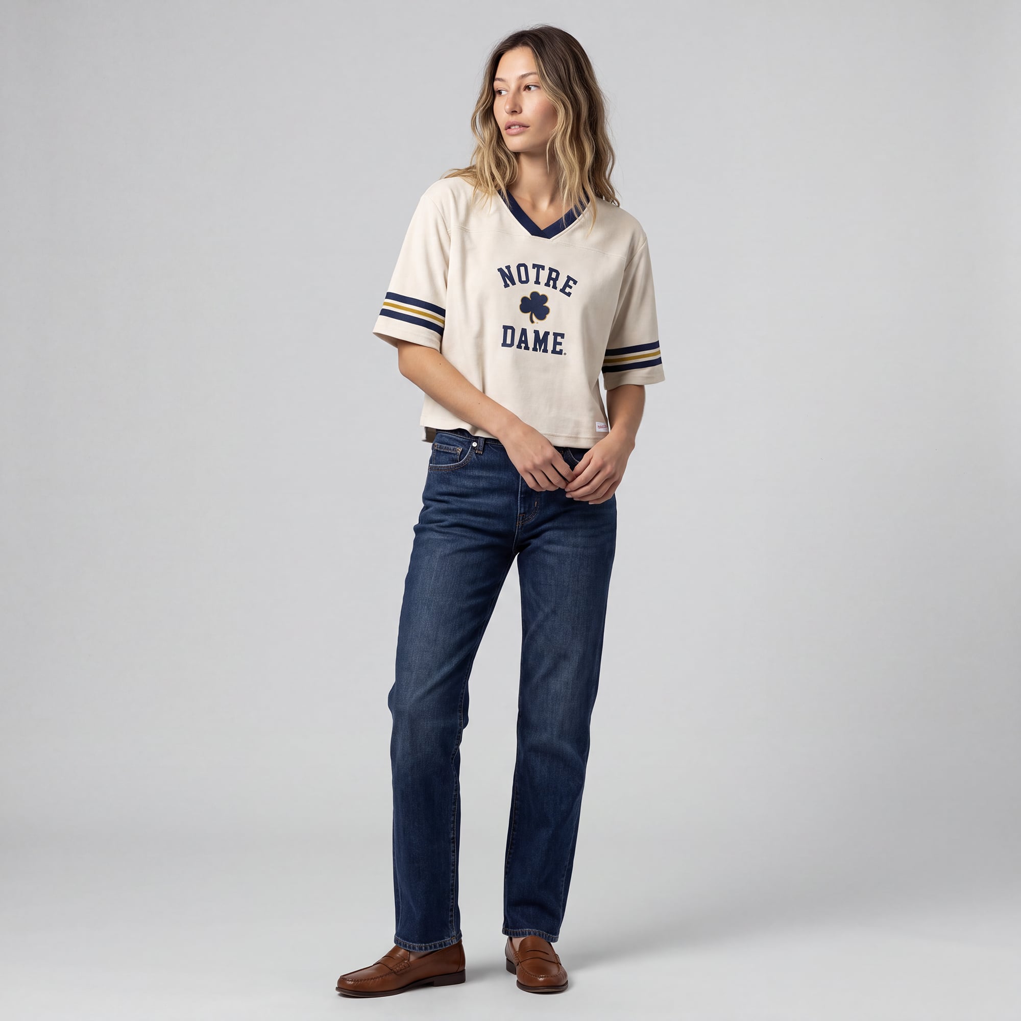 Women's Mitchell & Ness Cream Notre Dame Fighting Irish Retro Roots Crop Boxy Yoke T-Shirt