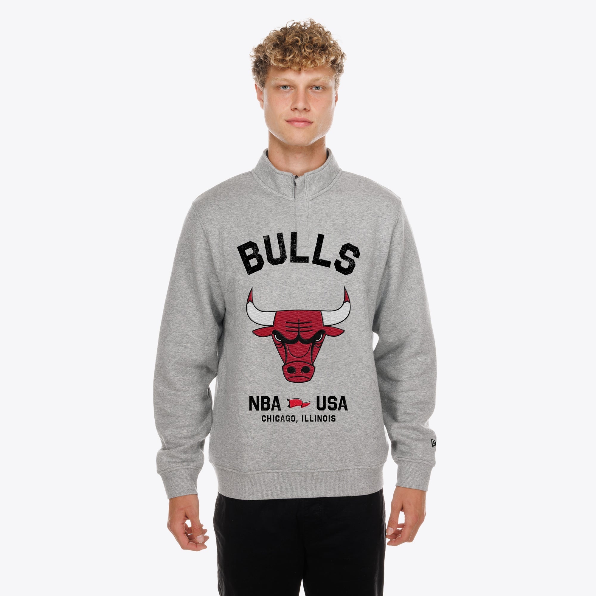 Men's New Era Gray Chicago Bulls Mixed Media Graphic Quarter-Zip Fleece Sweatshirt