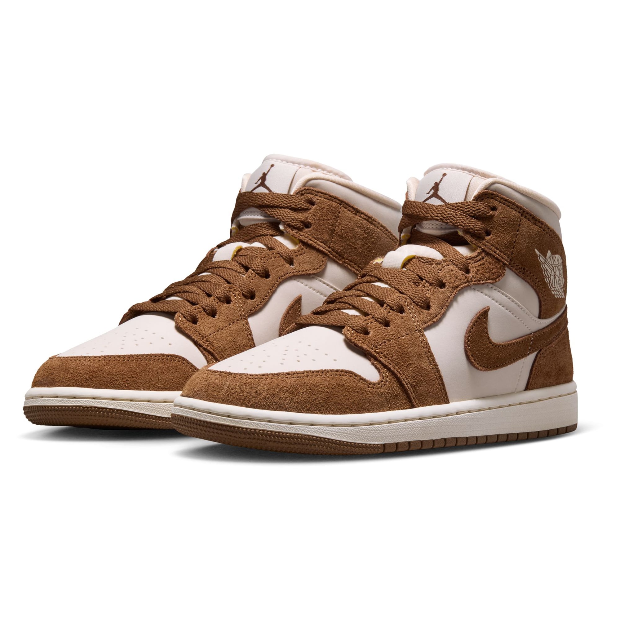 Women's Jordan Brand Cream/Beige Air Jordan 1 Mid Sneakers