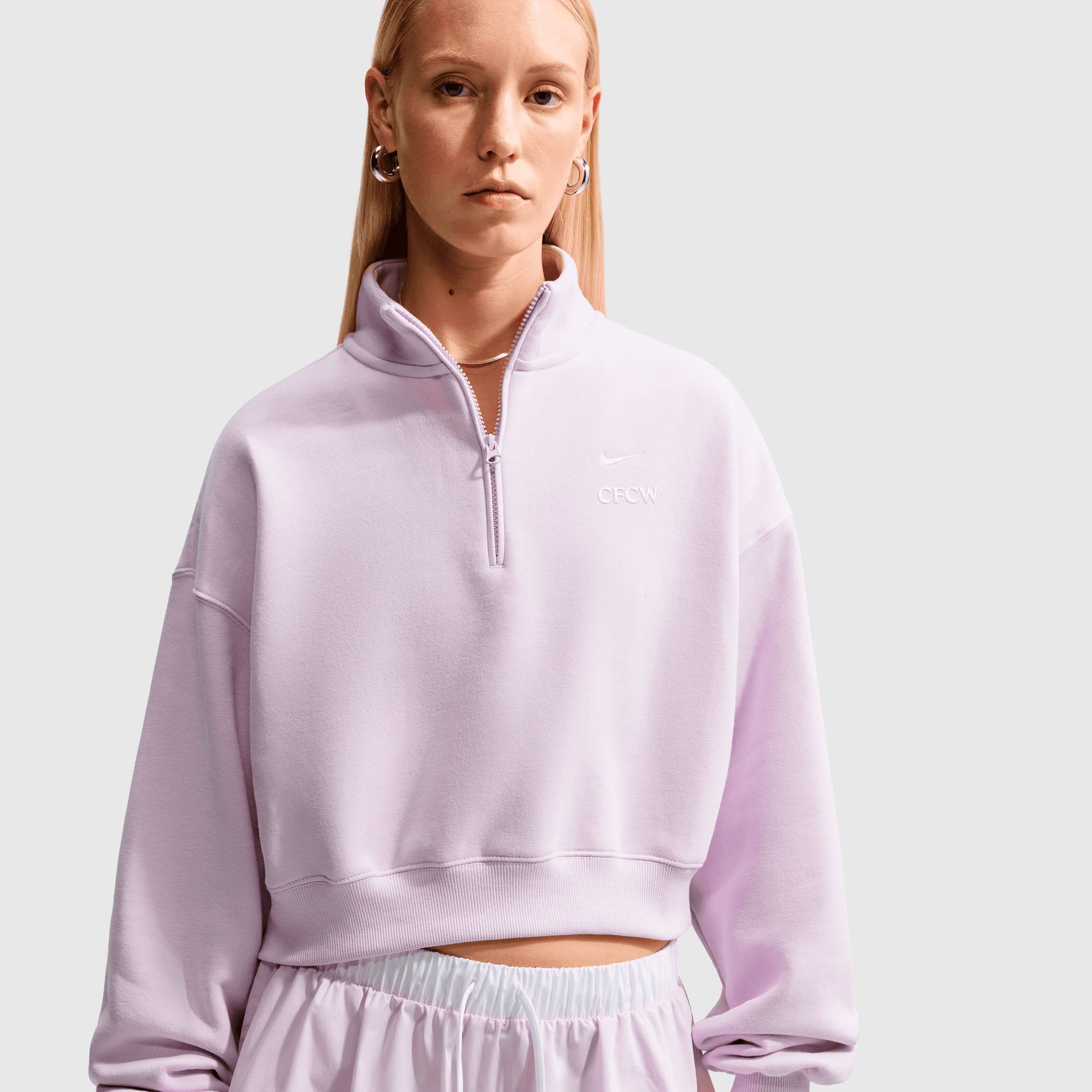 Nike Women's Studio Fleece Medium Weight Oversized 1/4-Zip Cropped Top, Bleached Lilac/Sail