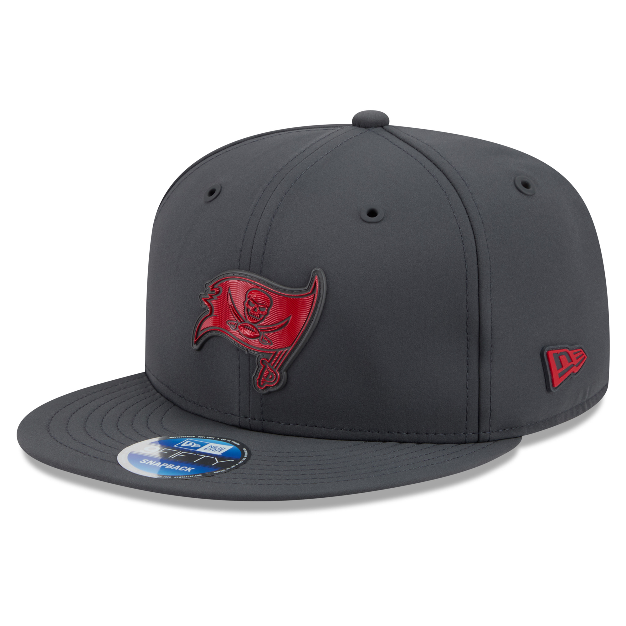 Men's New Era Charcoal Tampa Bay Buccaneers 2026 Sideline Cold Weather  9FIFTY Snapback Hat