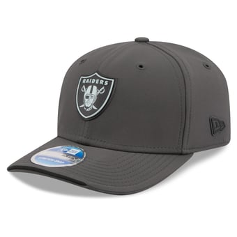 Men's New Era Charcoal Las Vegas Raiders 2026 Sideline Cold Weather  9SEVENTY Adjustable Hat