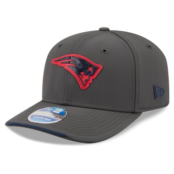 Men's New Era Charcoal New England Patriots 2026 Sideline Cold Weather  9SEVENTY Adjustable Hat