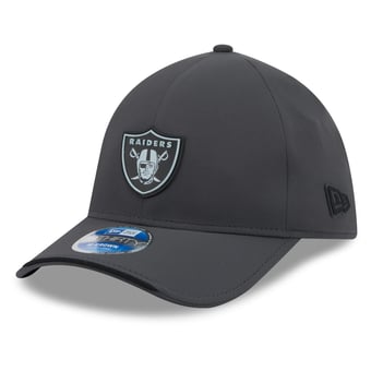 Men's New Era Charcoal Las Vegas Raiders 2026 Sideline Cold Weather  39THIRTY M-Crown Stretch Hat